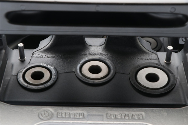 brembo 奧迪S8六活塞剎車 brembo 奧迪S8六活塞剎車