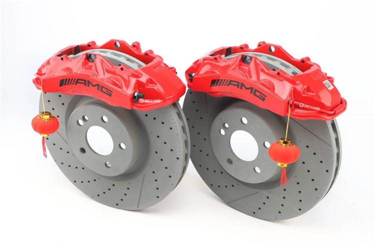 AMG六活塞剎車 18寸輪轂安裝
